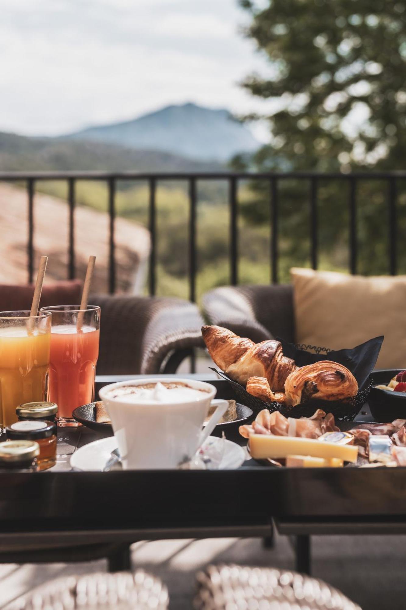 Les Lodges Sainte-Victoire Hotel & Spa Le Tholonet Exterior photo